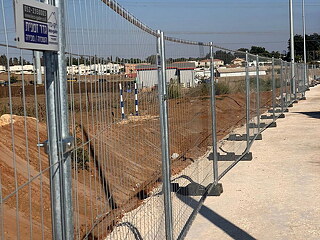 מכירה והתקנה 1001 מטר בכביש 4 - תמונה: 1