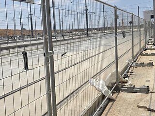 גידור מתחם דפו הטייסים לרכבת הקלה - תמונה: 5